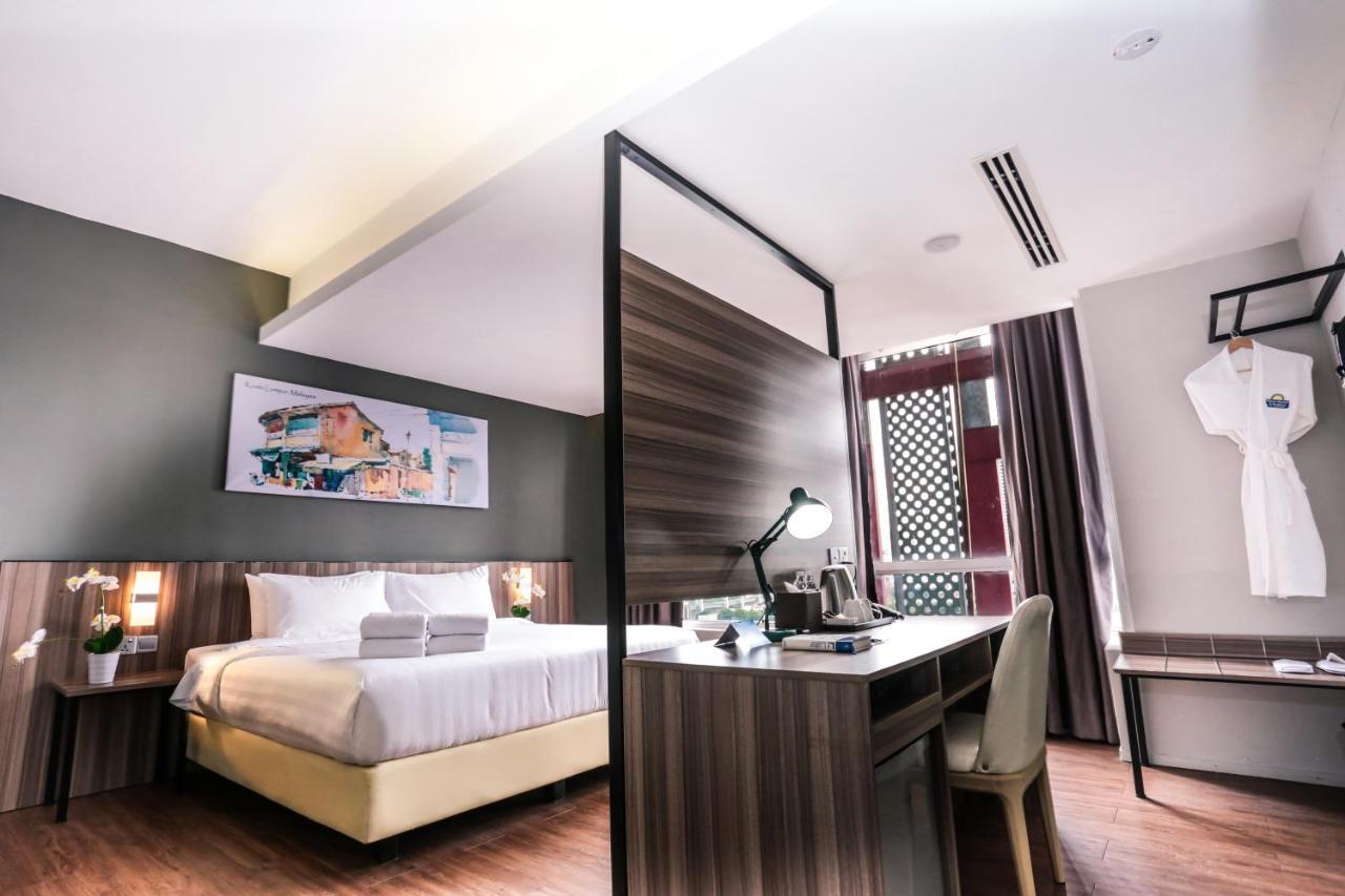 קואלה לומפור Days Hotel & Suites By Wyndham Kl - Chan Sow Lin Mrt Or Lrt מראה חיצוני תמונה