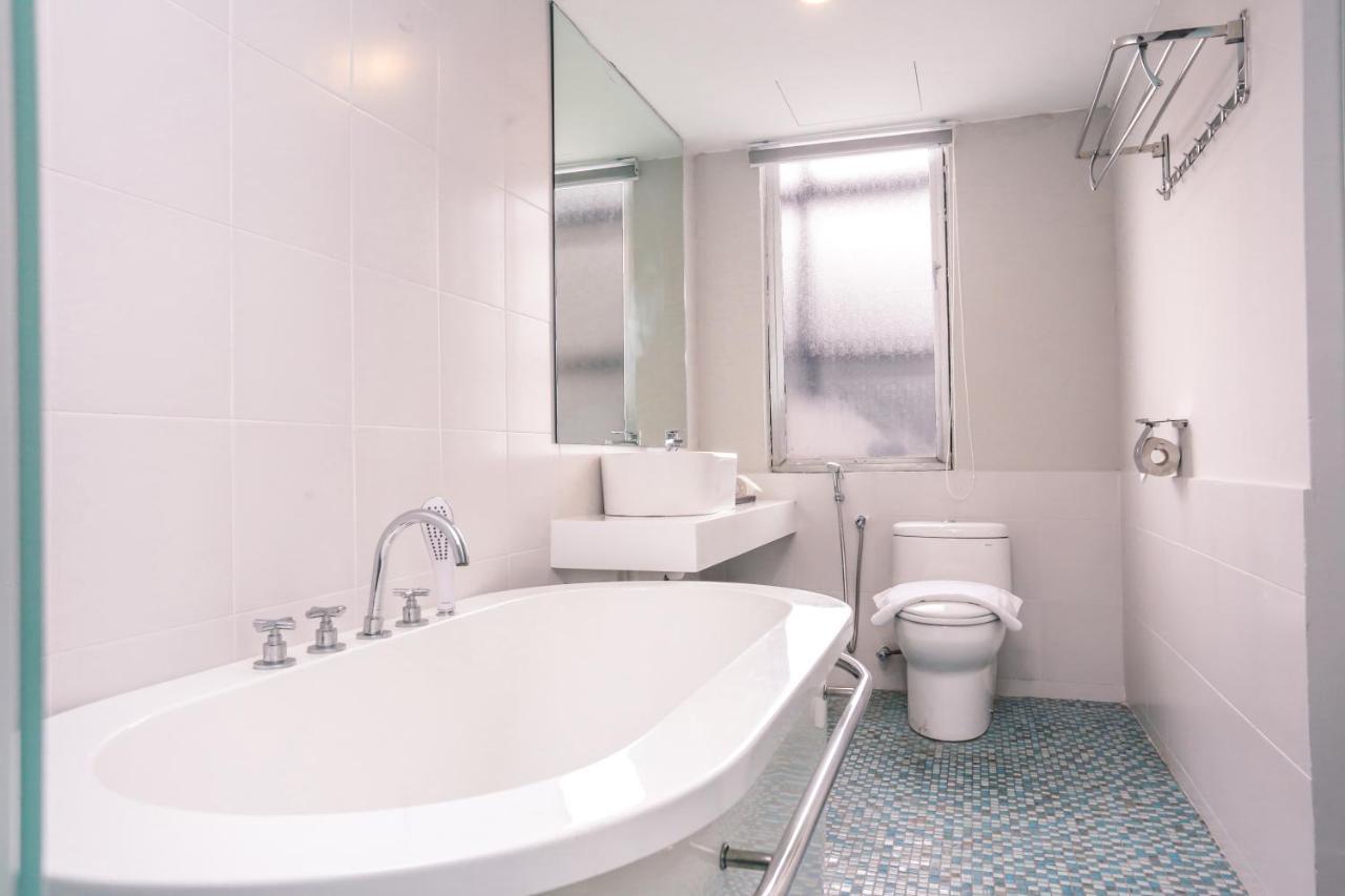 קואלה לומפור Days Hotel & Suites By Wyndham Kl - Chan Sow Lin Mrt Or Lrt מראה חיצוני תמונה