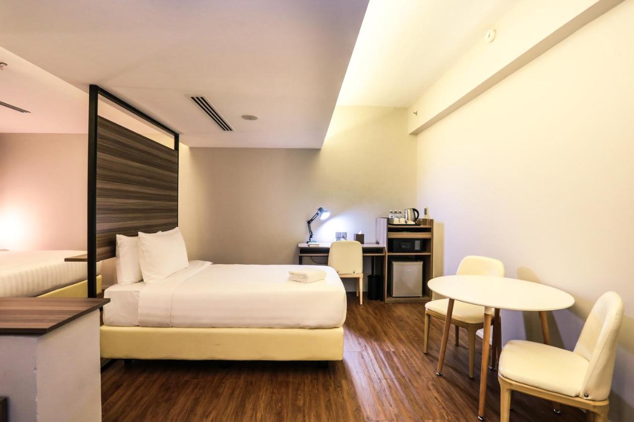 קואלה לומפור Days Hotel & Suites By Wyndham Kl - Chan Sow Lin Mrt Or Lrt מראה חיצוני תמונה