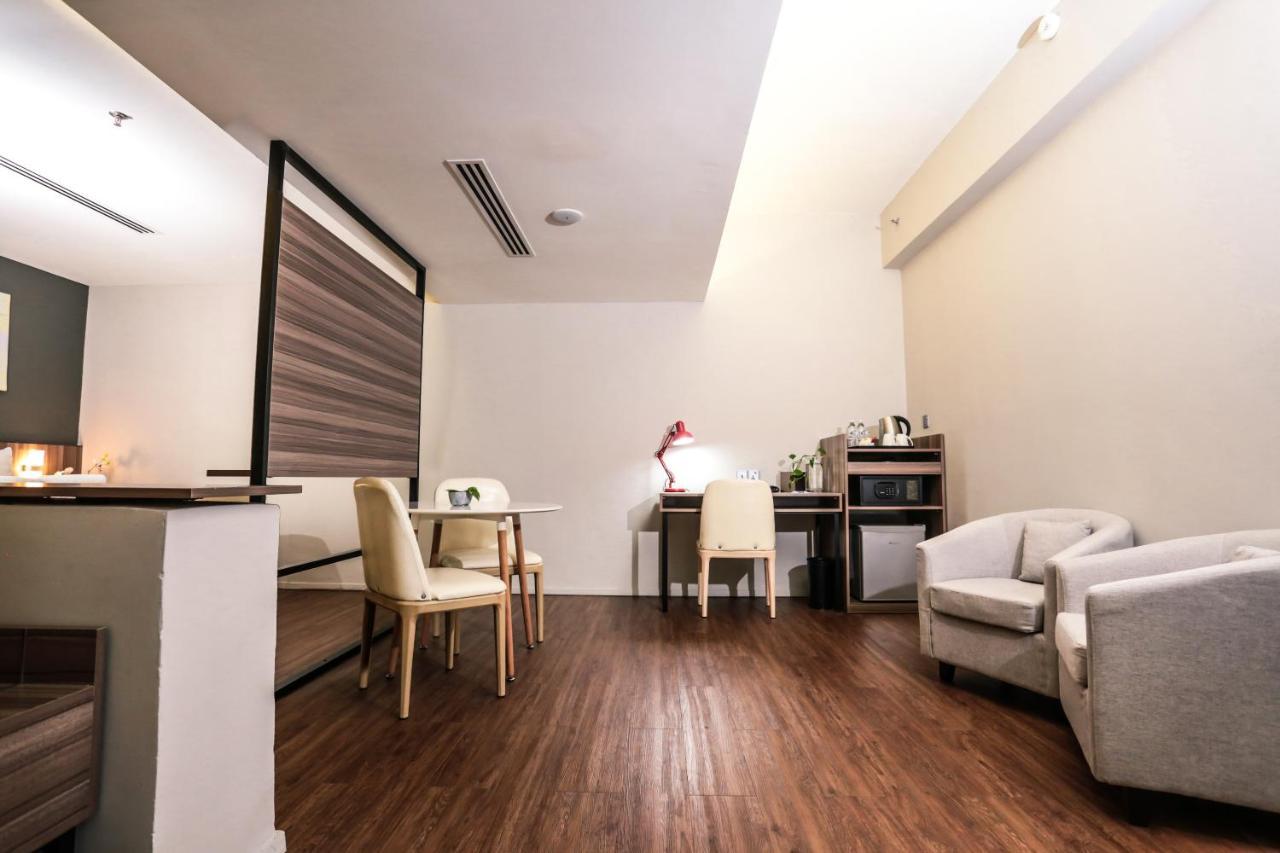 קואלה לומפור Days Hotel & Suites By Wyndham Kl - Chan Sow Lin Mrt Or Lrt מראה חיצוני תמונה