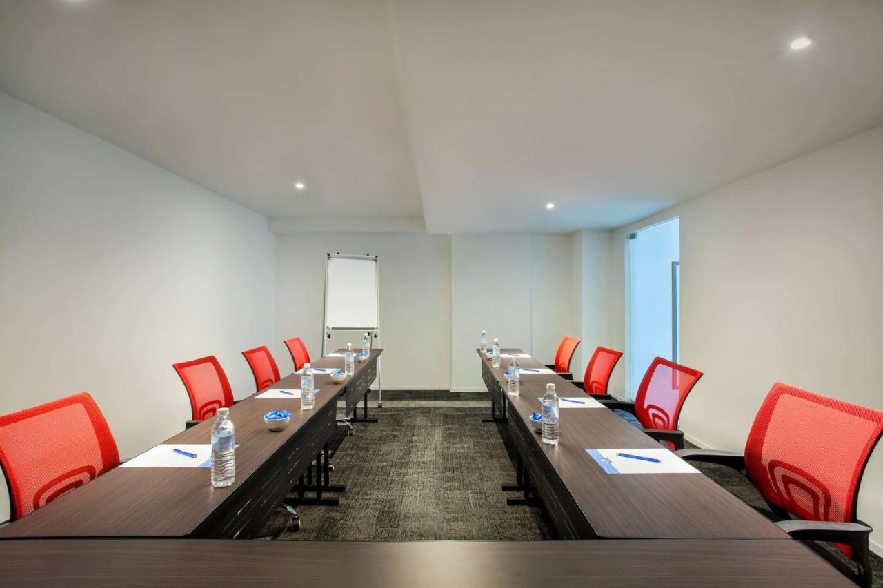 קואלה לומפור Days Hotel & Suites By Wyndham Kl - Chan Sow Lin Mrt Or Lrt מראה חיצוני תמונה