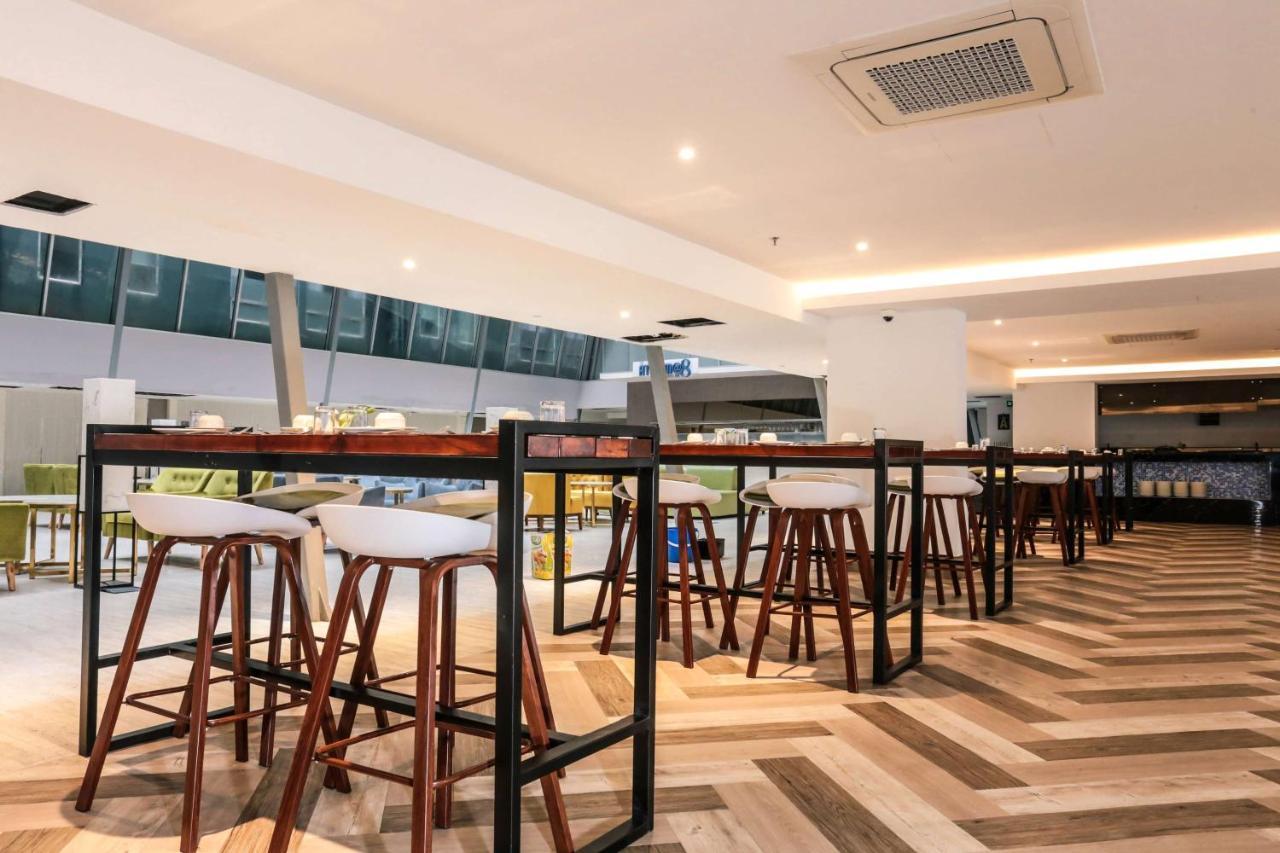קואלה לומפור Days Hotel & Suites By Wyndham Kl - Chan Sow Lin Mrt Or Lrt מראה חיצוני תמונה