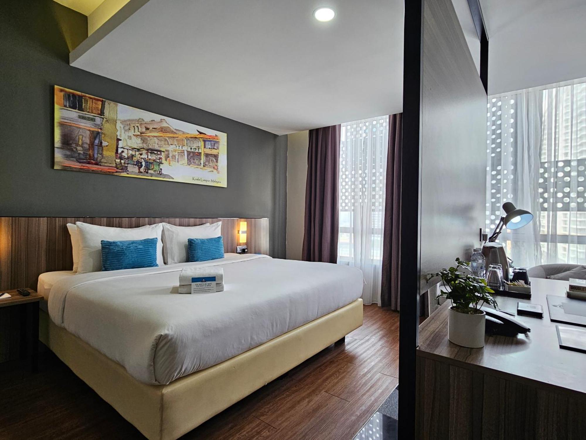 קואלה לומפור Days Hotel & Suites By Wyndham Kl - Chan Sow Lin Mrt Or Lrt מראה חיצוני תמונה