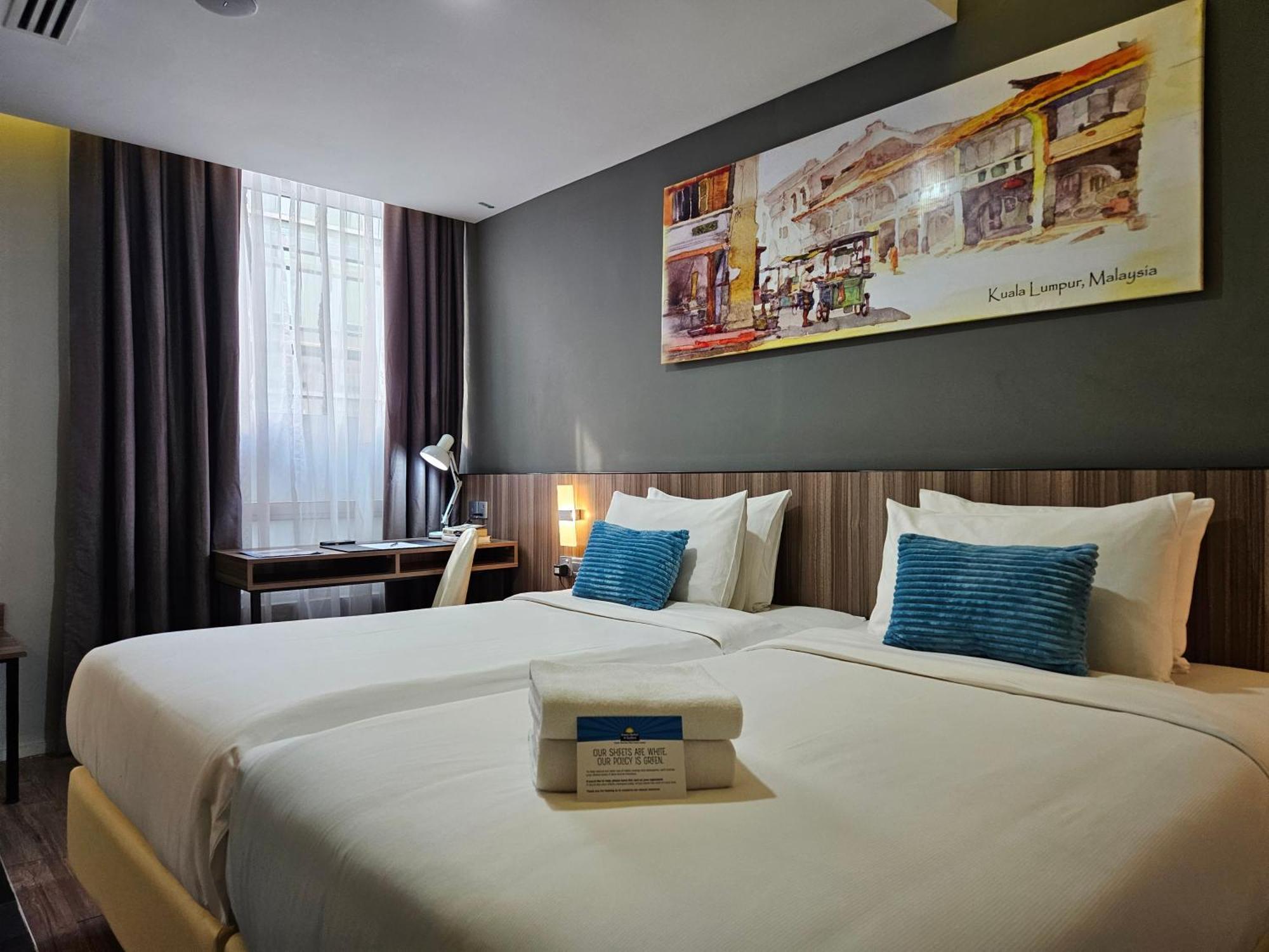 קואלה לומפור Days Hotel & Suites By Wyndham Kl - Chan Sow Lin Mrt Or Lrt מראה חיצוני תמונה