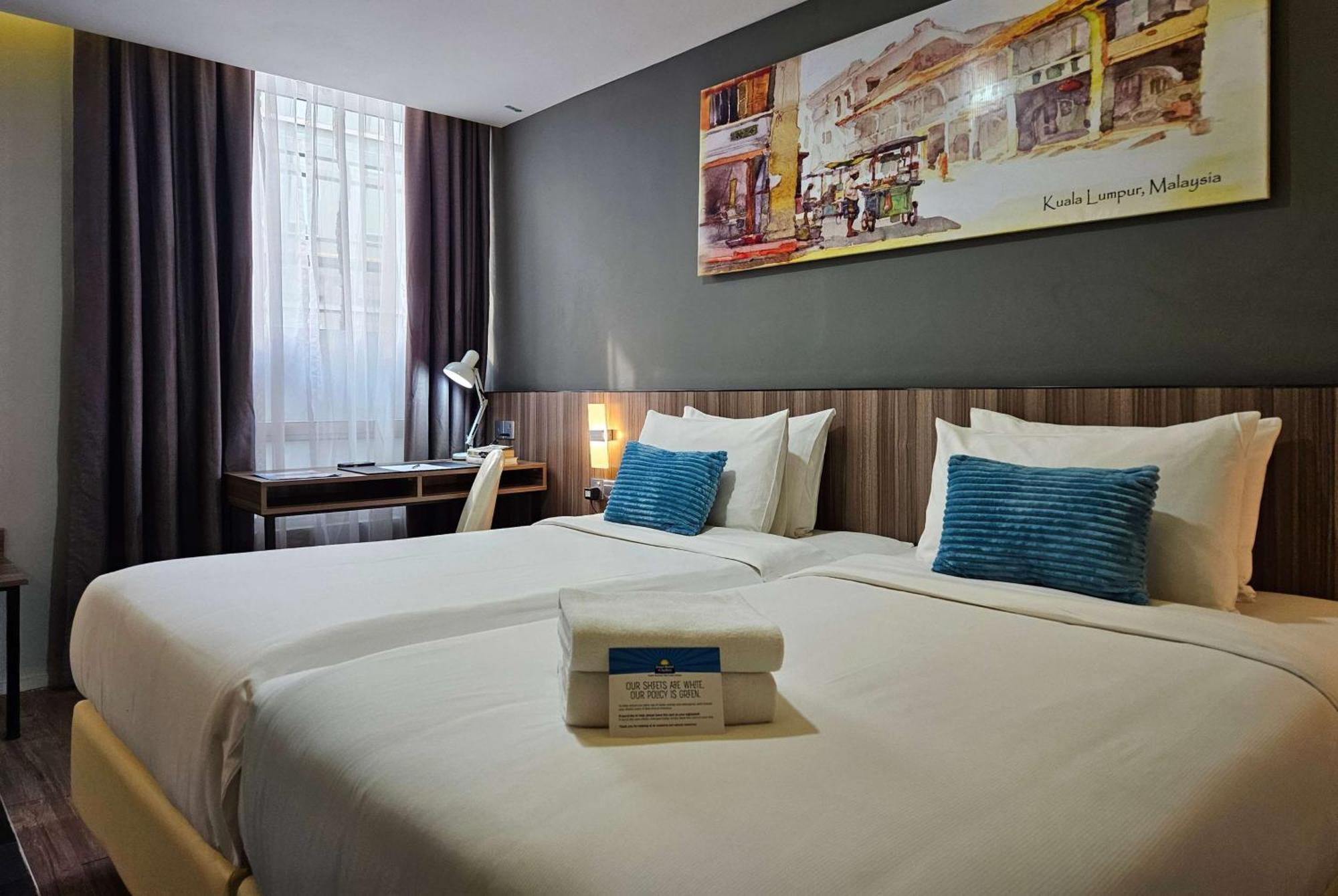 קואלה לומפור Days Hotel & Suites By Wyndham Kl - Chan Sow Lin Mrt Or Lrt מראה חיצוני תמונה