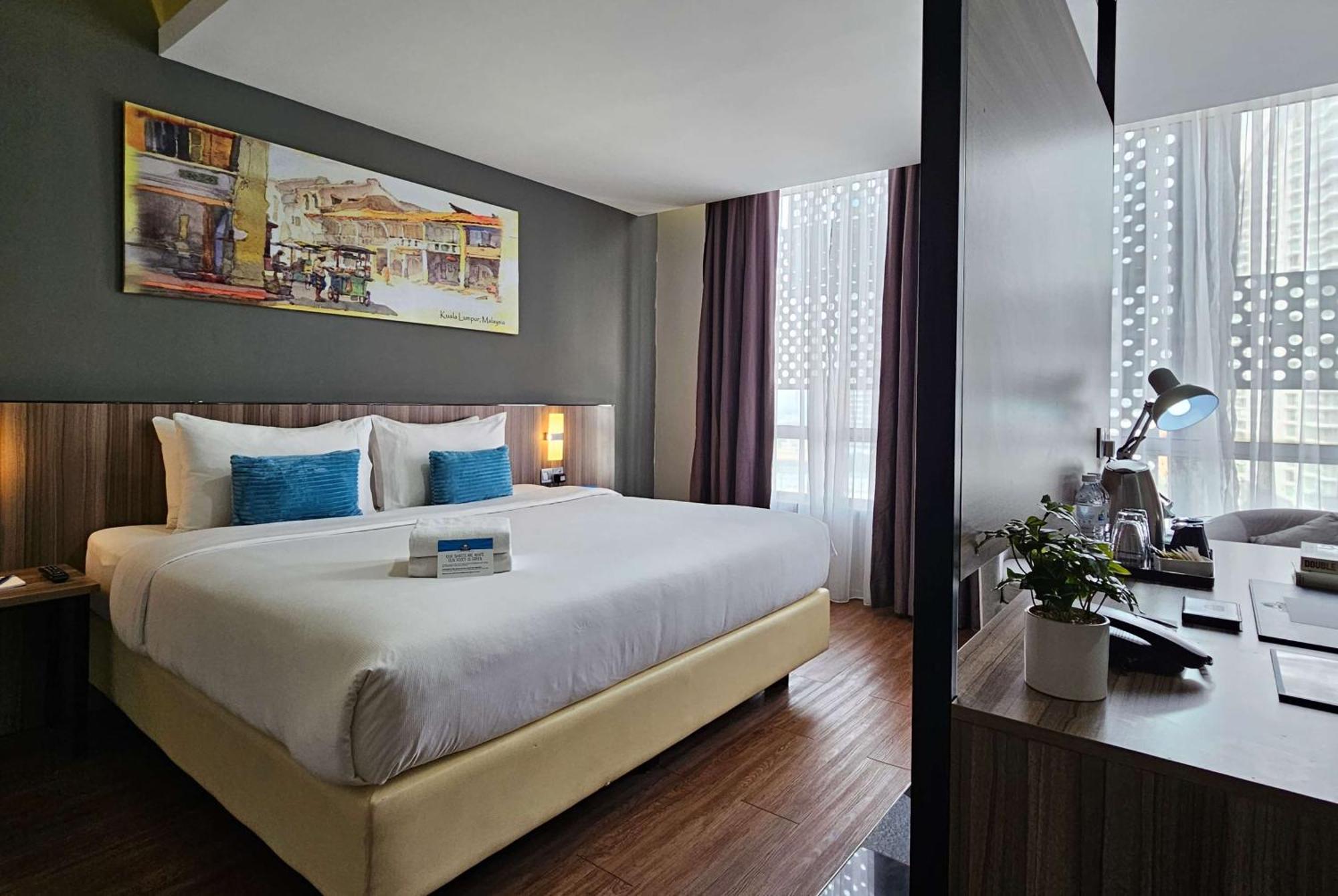 קואלה לומפור Days Hotel & Suites By Wyndham Kl - Chan Sow Lin Mrt Or Lrt מראה חיצוני תמונה