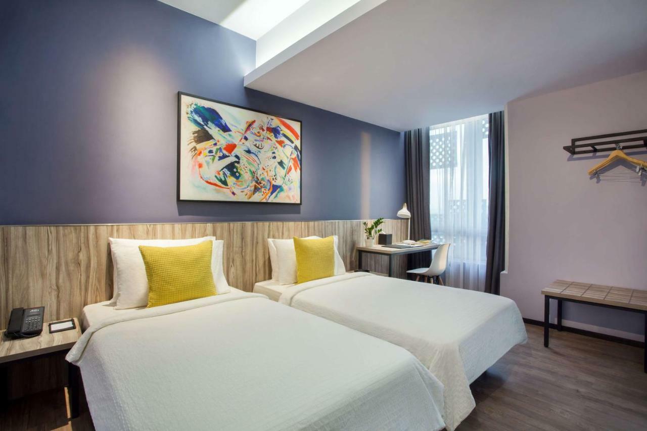 קואלה לומפור Days Hotel & Suites By Wyndham Kl - Chan Sow Lin Mrt Or Lrt מראה חיצוני תמונה